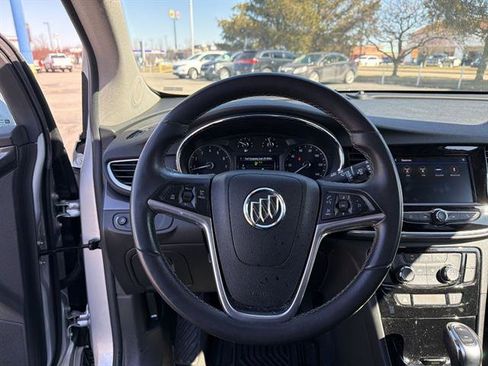 Used 2022 Buick Encore Preferred w/ Safety Package image 34