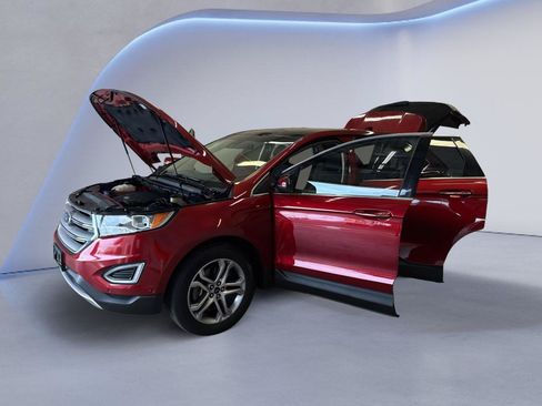Used 2016 Ford Edge Titanium w/ Equipment Group 302A AWD/4WD image 11