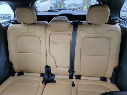 Certified 2022 Lincoln Corsair Reserve image 11