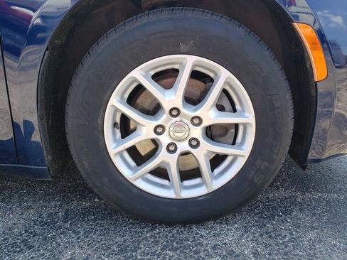 Used 2017 Chrysler Pacifica Touring FWD image 19