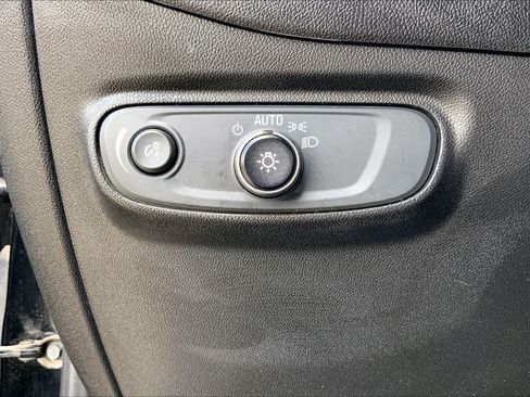 Used 2019 Chevrolet Equinox LS w/ LS Convenience Package FWD image 33