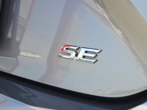 Used 2025 Toyota Camry SE FWD image 13