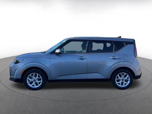 Used 2025 Kia Soul LX w/ LX Technology Package image 9