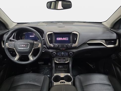 Used 2024 GMC Terrain Denali w/ Denali Premium Package AWD/4WD image 10