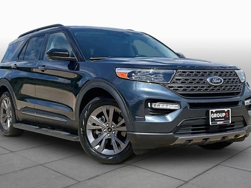Used 2022 Ford Explorer XLT w/ Equipment Group 202A RWD image 3