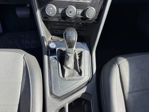 Used 2024 Volkswagen Taos SE image 18