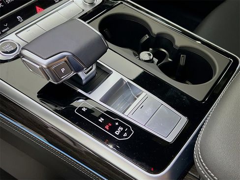 New 2026 Audi Q8 Premium Plus image 18