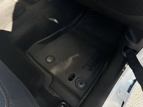 New 2025 Jeep Gladiator Sport image 23