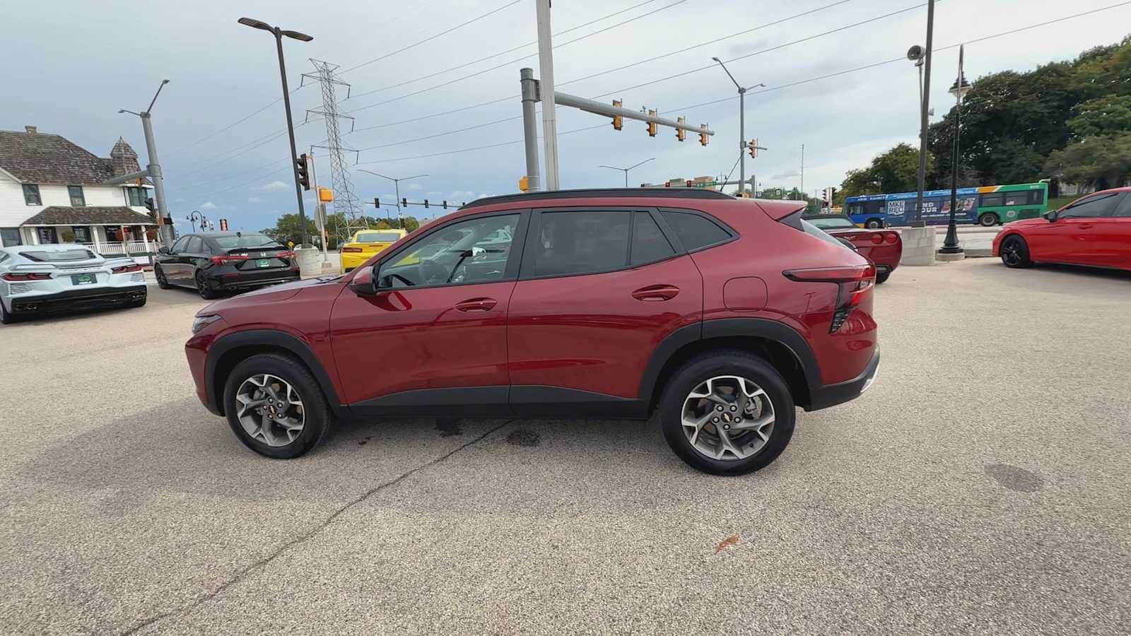 Certified 2024 Chevrolet Trax LT w/ Driver Confidence Package FWD image 5