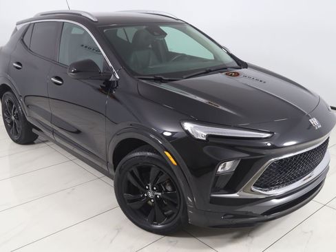Used 2025 Buick Encore GX Sport Touring AWD/4WD image 17
