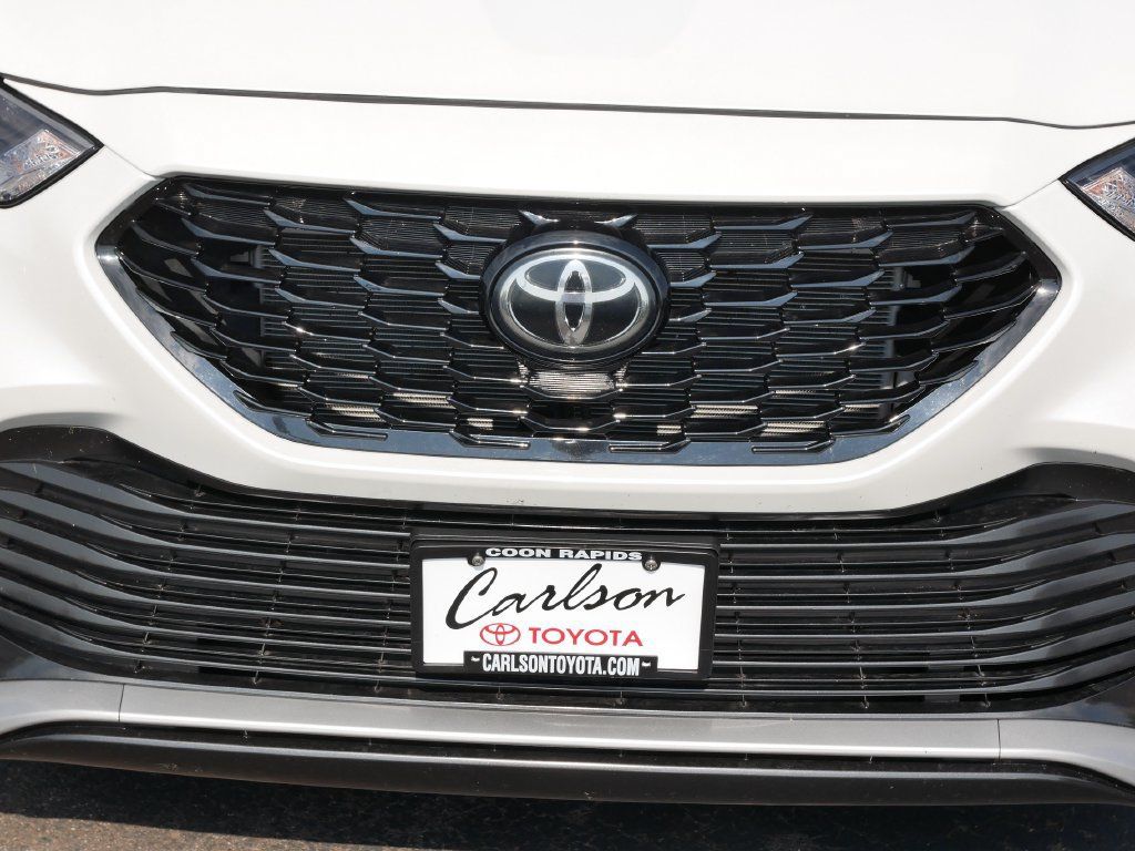 Used 2021 Toyota Highlander XSE AWD/4WD image 9