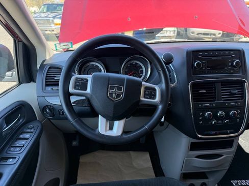 Used 2017 Dodge Grand Caravan SE w/ Power Window Group FWD image 11