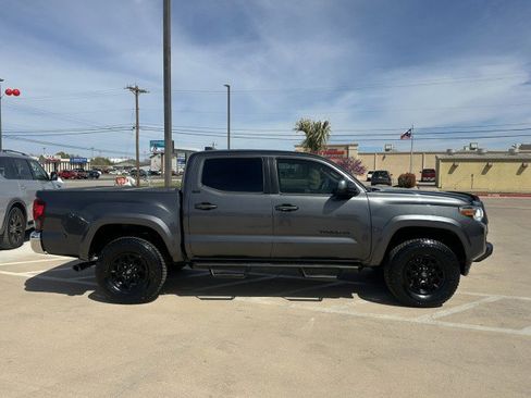 Used 2020 Toyota Tacoma SR5 image 5