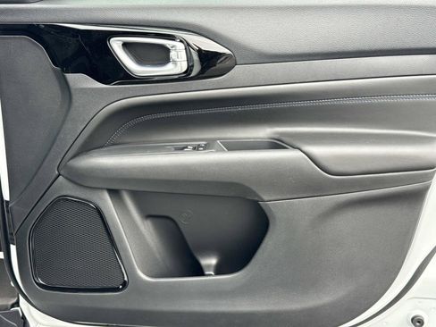 New 2026 Jeep Compass Latitude AWD/4WD image 17