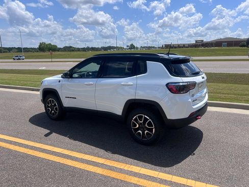 New 2026 Jeep Compass Trailhawk image 9