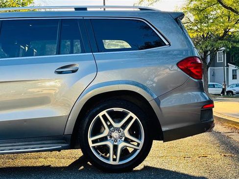 Used 2014 Mercedes-Benz GL 550 4MATIC image 8