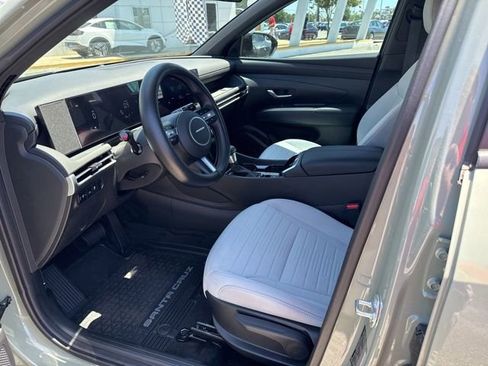 Used 2025 Hyundai Santa Cruz SE FWD image 24