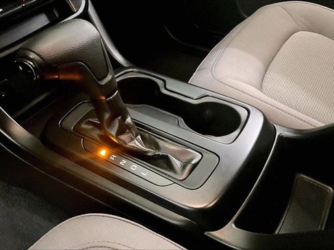 Used 2020 Chevrolet Colorado W/T w/ WT Convenience Package image 16