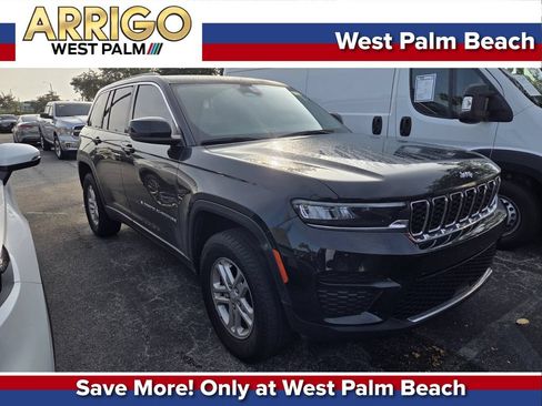 Used 2023 Jeep Grand Cherokee Laredo AWD/4WD image 1