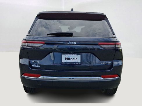 Used 2023 Jeep Grand Cherokee Limited AWD/4WD image 6