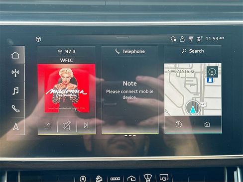 Used 2021 Audi Q8 Prestige w/ Prestige Package image 16