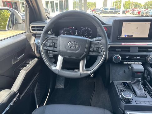 Used 2025 Toyota Tacoma TRD Sport AWD/4WD image 21