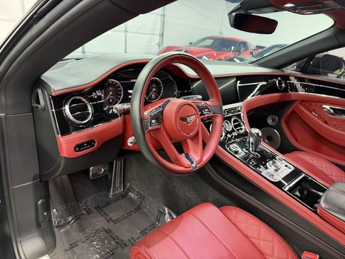 Used 2020 Bentley Continental GT image 17