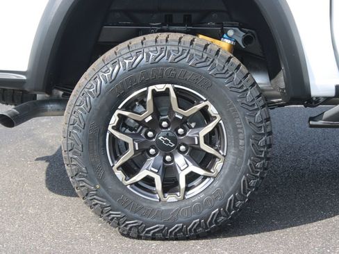 New 2026 Chevrolet Colorado ZR2 AWD/4WD image 14