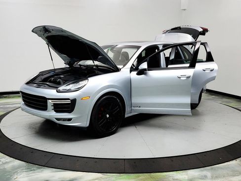Used 2016 Porsche Cayenne GTS AWD/4WD image 9