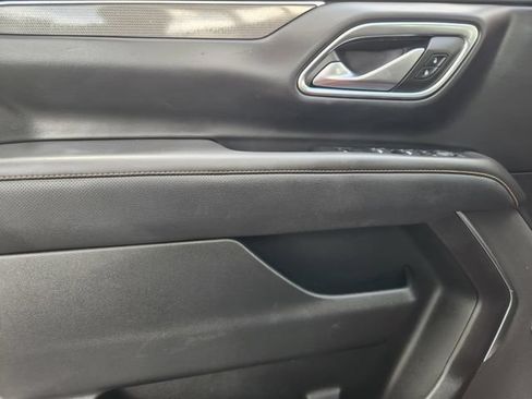 Used 2024 GMC Yukon AT4 w/ AT4 Premium Package AWD/4WD image 18