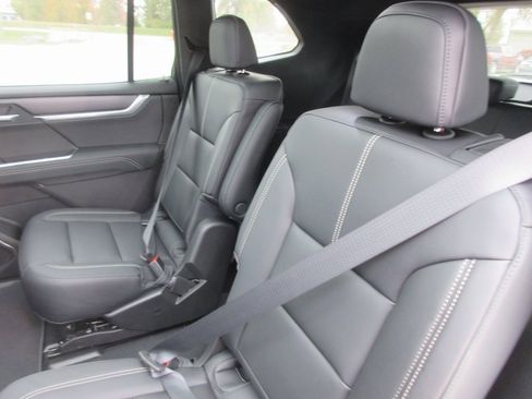 New 2026 GMC Acadia Elevation image 11