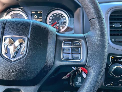 Used 2017 RAM 1500 Express image 24