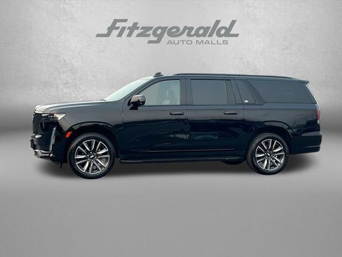 Used 2024 Cadillac Escalade ESV Sport AWD/4WD image 5