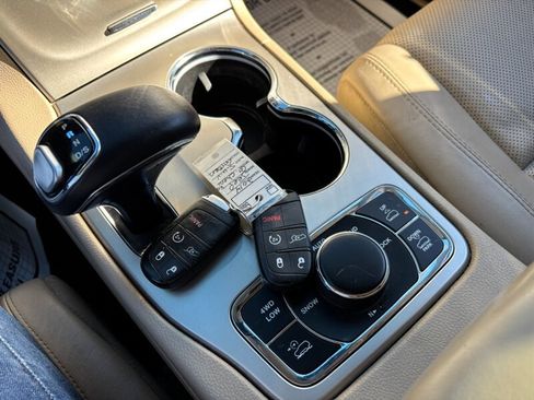 Used 2014 Jeep Grand Cherokee Limited w/ Luxury Group II image 20