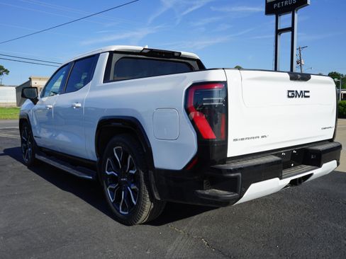 New 2025 GMC Sierra EV Denali image 3