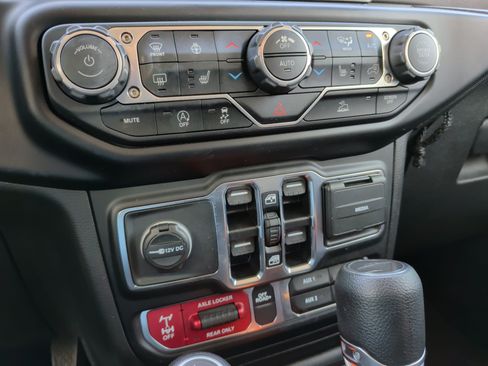 Used 2023 Jeep Gladiator Mojave w/ Cold Weather Group AWD/4WD image 19
