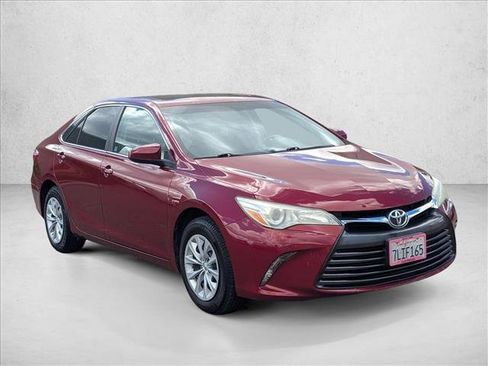 Used 2015 Toyota Camry LE w/ Moonroof Package FWD image 3