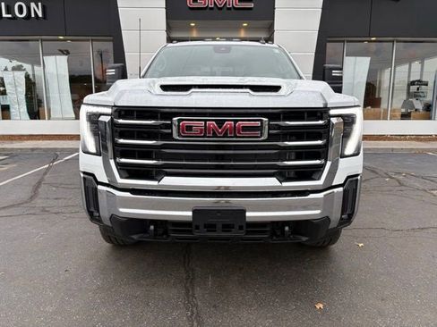 New 2026 GMC Sierra 2500 SLE w/ SLE Value Package; image 5
