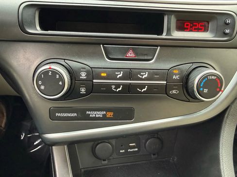 Used 2015 Kia Optima LX image 17