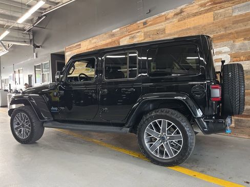 Used 2024 Jeep Wrangler High Altitude AWD/4WD image 25
