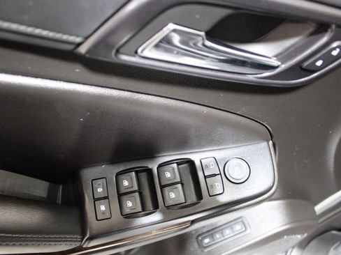 Used 2018 Chevrolet Suburban LT image 16