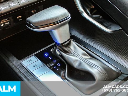 Used 2024 Hyundai Elantra SEL image 37