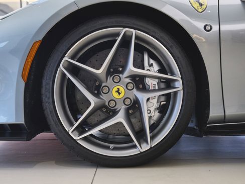 Used 2023 Ferrari F8 Tributo image 18