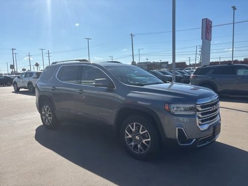 Used 2020 GMC Acadia SLT w/ Driver Alert Package II image 2