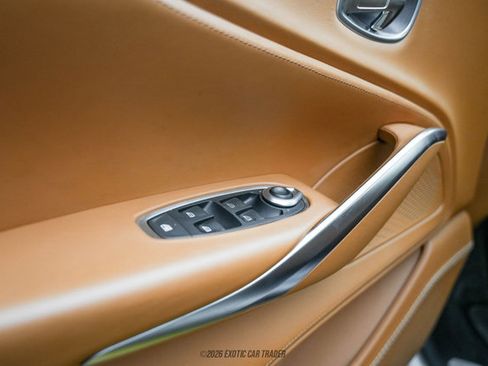 Used 2021 Aston Martin DBX image 24