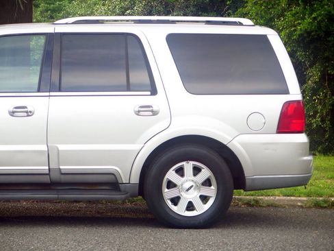 Used 2004 Lincoln Navigator Luxury AWD/4WD image 20
