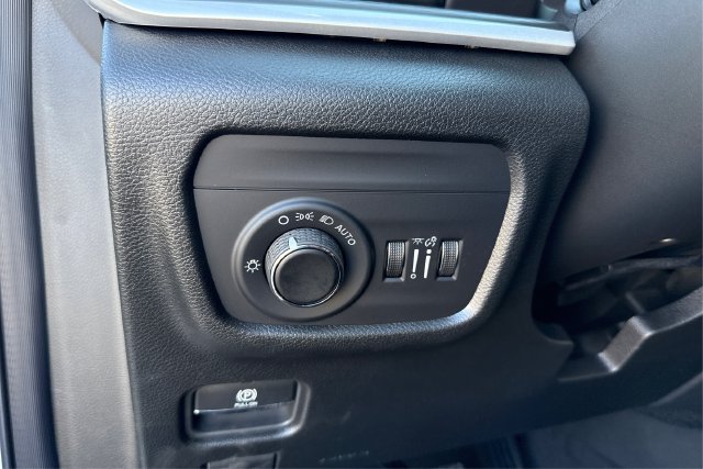 New 2027 Jeep Grand Cherokee Laredo X AWD/4WD image 17