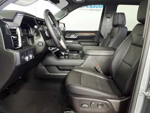 Used 2024 GMC Sierra 1500 Denali RWD image 8