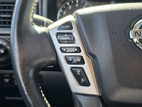 Used 2022 Nissan Titan SV w/ SV Convenience Package image 25
