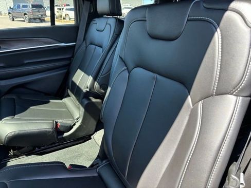 New 2026 Jeep Grand Cherokee L Limited w/ Limited Altitude Package image 18